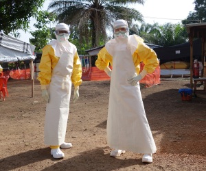 ebola_suit